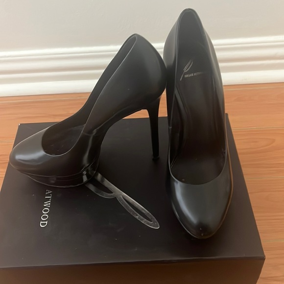 B Brian Atwood Dark Green Shoes - size 7 M - Picture 1 of 1